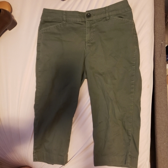 St. John's Bay Bermuda Shorts Kakhi Tan 4 Petite - Picture 1 of 6